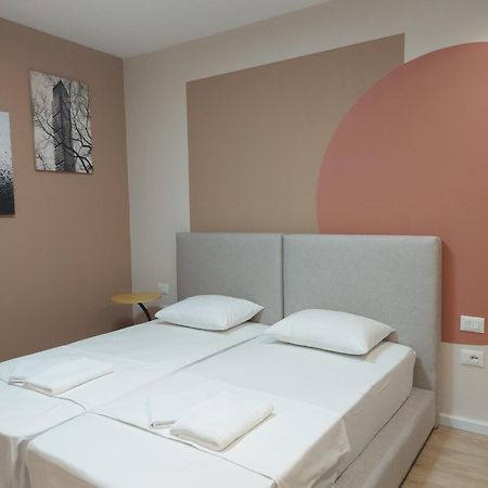 Center Cozy Nest Hotel ติรานา ภายนอก รูปภาพ