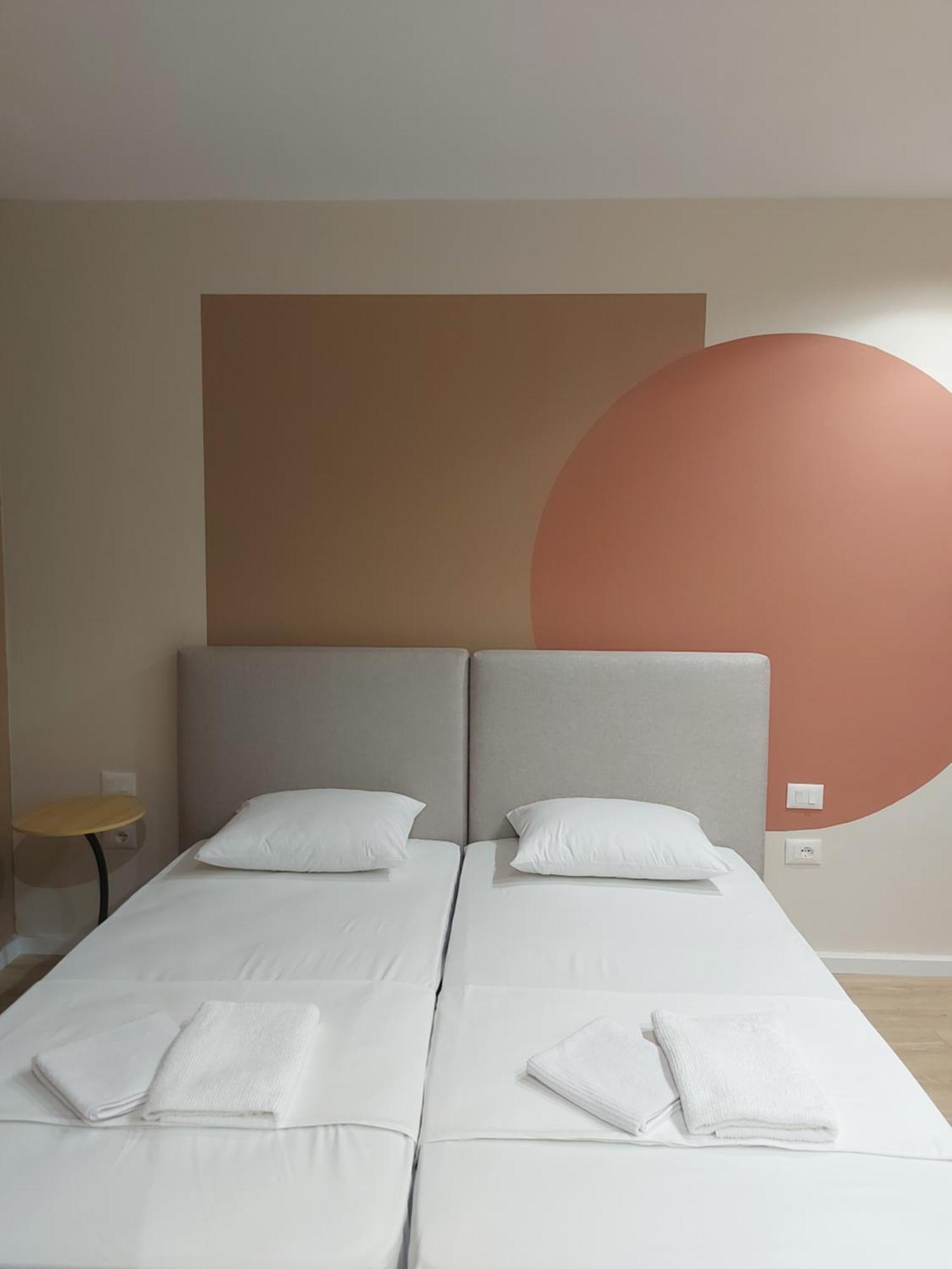 Center Cozy Nest Hotel ติรานา ภายนอก รูปภาพ